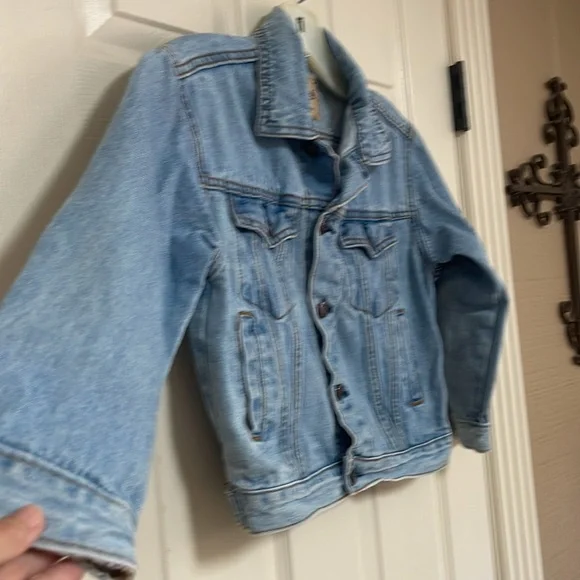 Hard Rock Cafe New York vintage blue jean jacket. Size 8